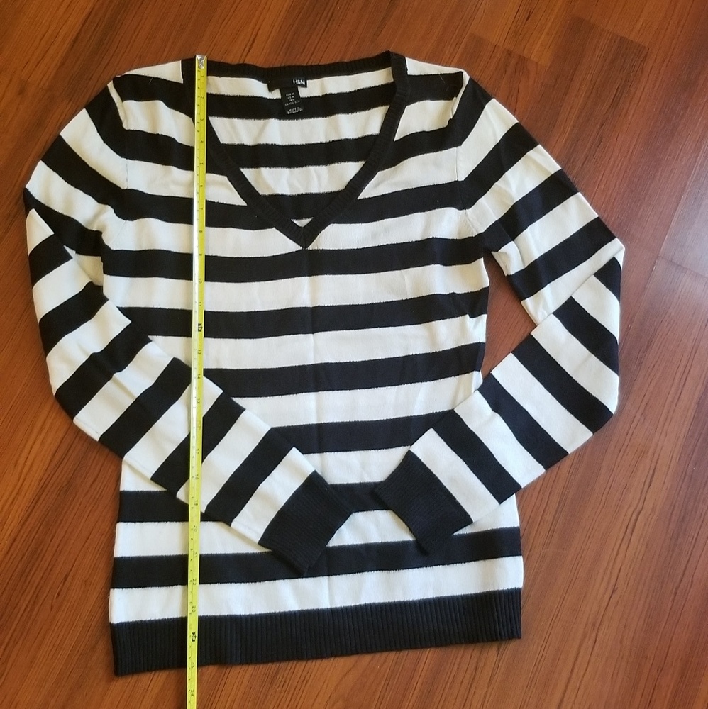 Black & White Classic Lightweight Sweater